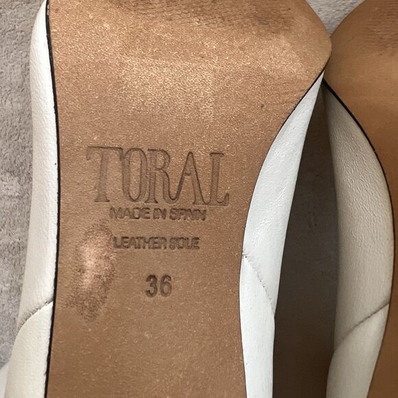 Toral Cream Leather & Black Fabric Cap Pointy Toe Boots Women EU 36 US 6 Chic - Picture 14 of 16